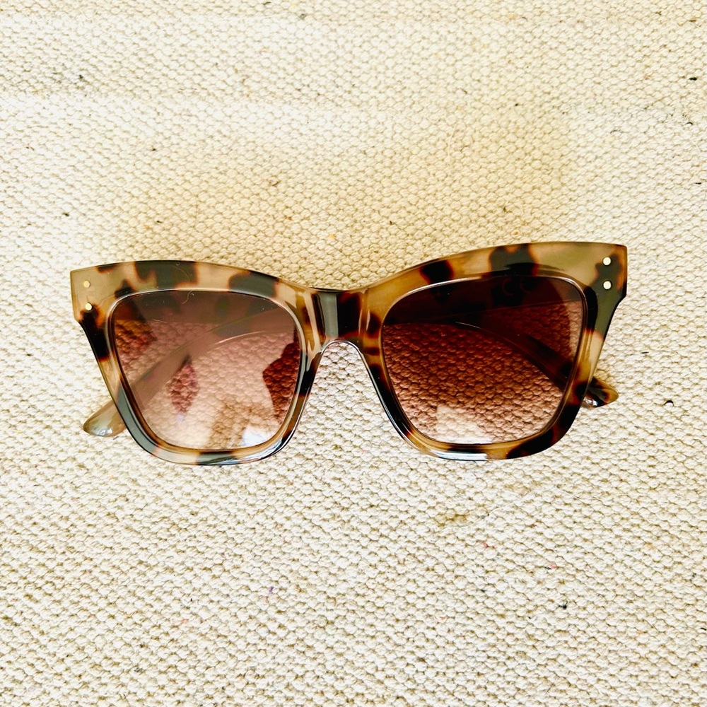 Madewell Shades + Bonus Pair - Picture 8 of 12
